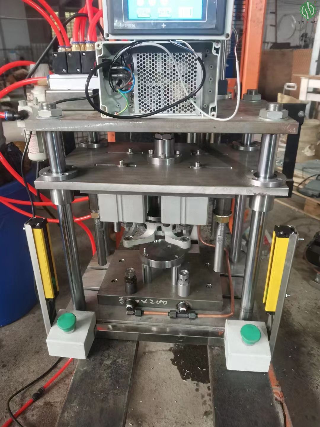 多功能(néng)組裝壓機